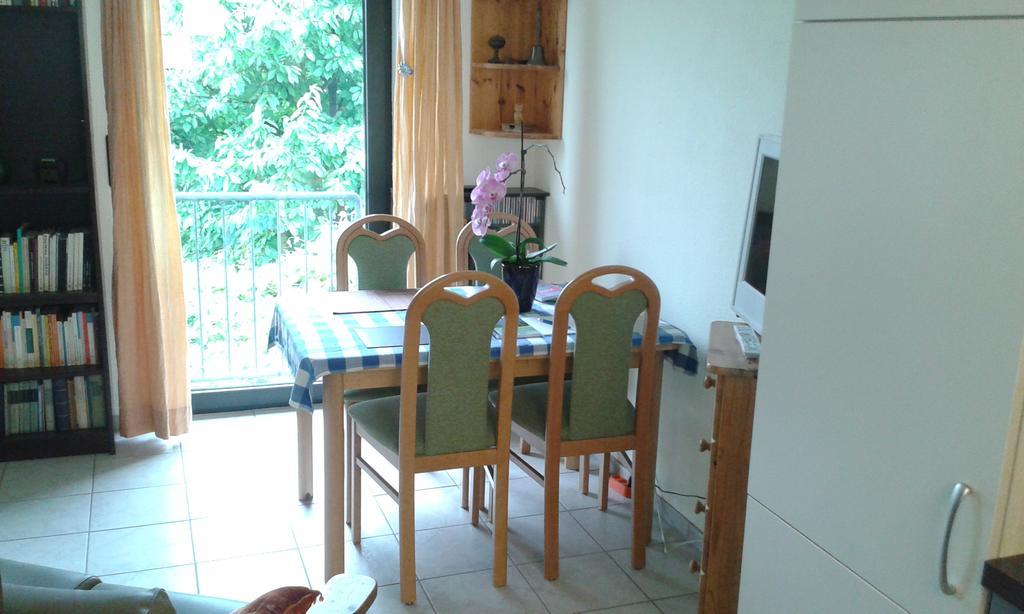 B&B Am See Koeln - Privatzimmer Екстер'єр фото