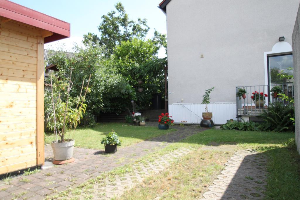 B&B Am See Koeln - Privatzimmer Екстер'єр фото