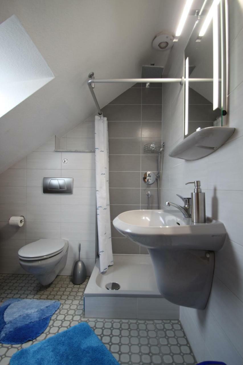 B&B Am See Koeln - Privatzimmer Екстер'єр фото
