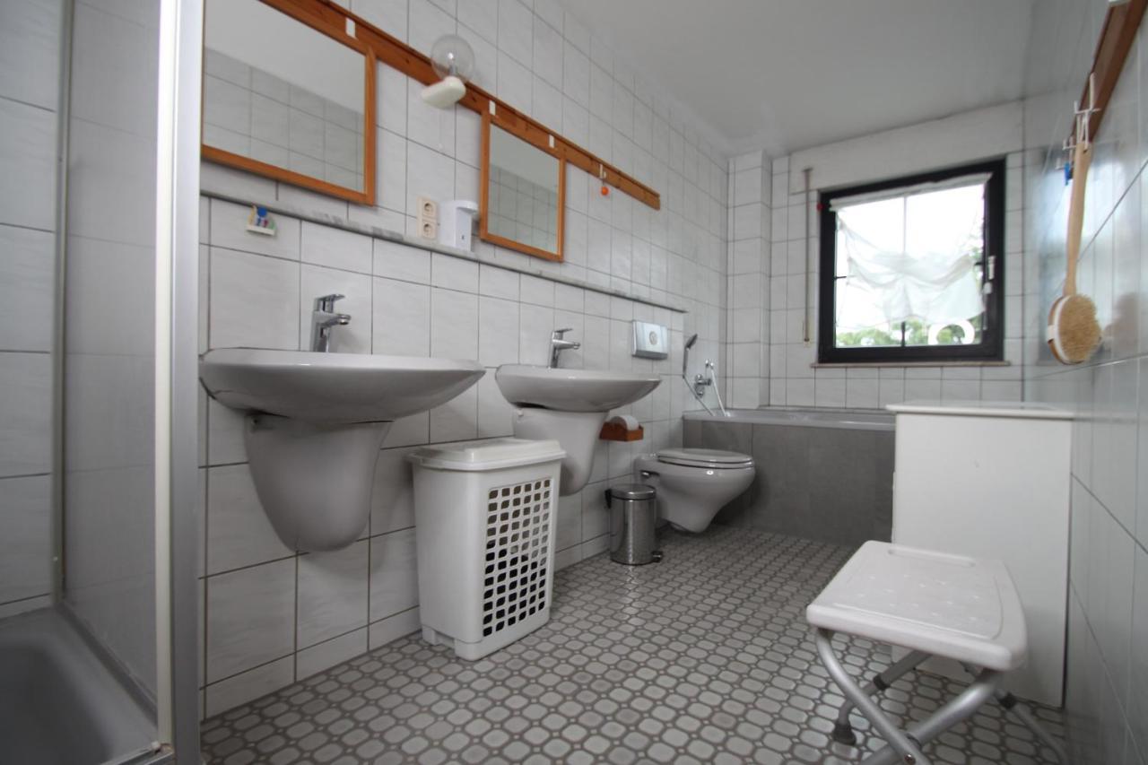 B&B Am See Koeln - Privatzimmer Екстер'єр фото